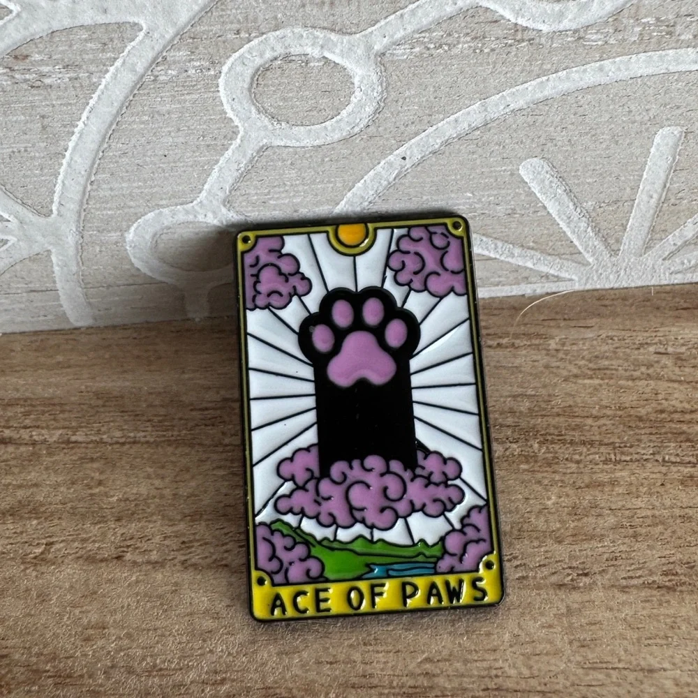 Ace of Paws Tarot Card Enamel Pin - Picture 1 of 2